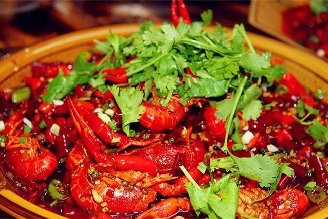 金宮麻辣小龍蝦調(diào)料專業(yè)廚師精心研發(fā)還賦予其獨特的麻辣味。
